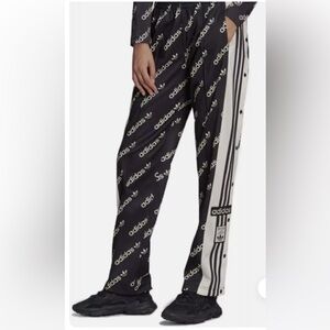 Women’s NWT  Size Small Adidas Originals Adidas Adi Break Logomania Track Pants